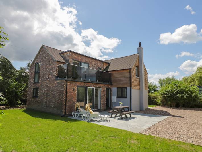 Log cabin for 6 people, with Balcony and Garden in Worcestershire