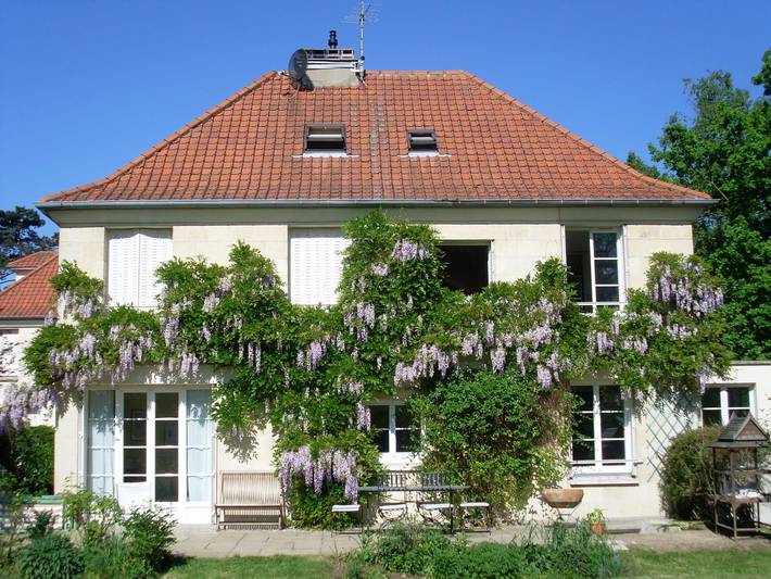 Gîte pour 8 personnes, avec jardin et terrasse à La Celle-Saint-Cloud