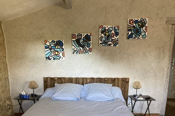 Gîte pour 8 personnes, avec jardin et piscine à Arpaillargues-et-Aureillac - 4