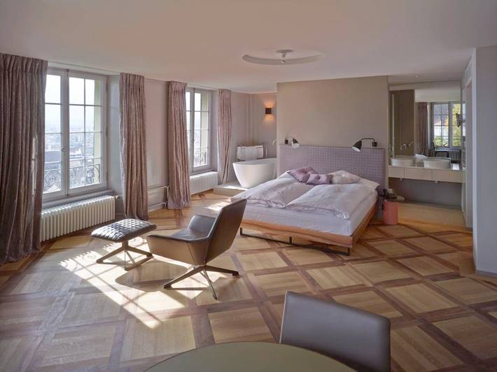 Hôtel pour 4 personnes, avec jardin ainsi que sauna et jacuzzi, animaux acceptés à Thun - 2