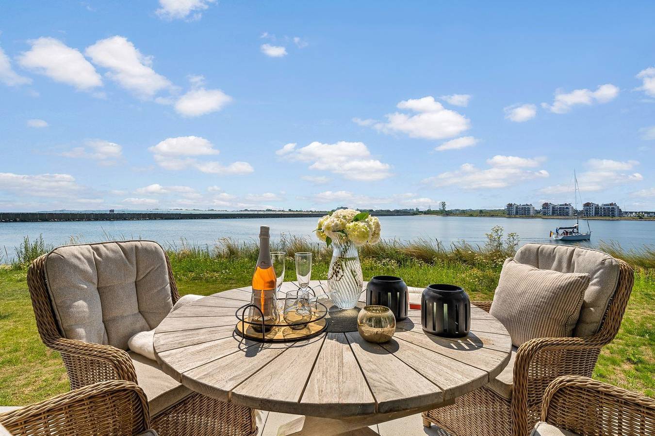 Ganze Wohnung, "Hafenspitze": Erdgeschosswohnung mit Ostseeblick, Terrasse & Wellnessbereich in Olpenitz, Kappeln