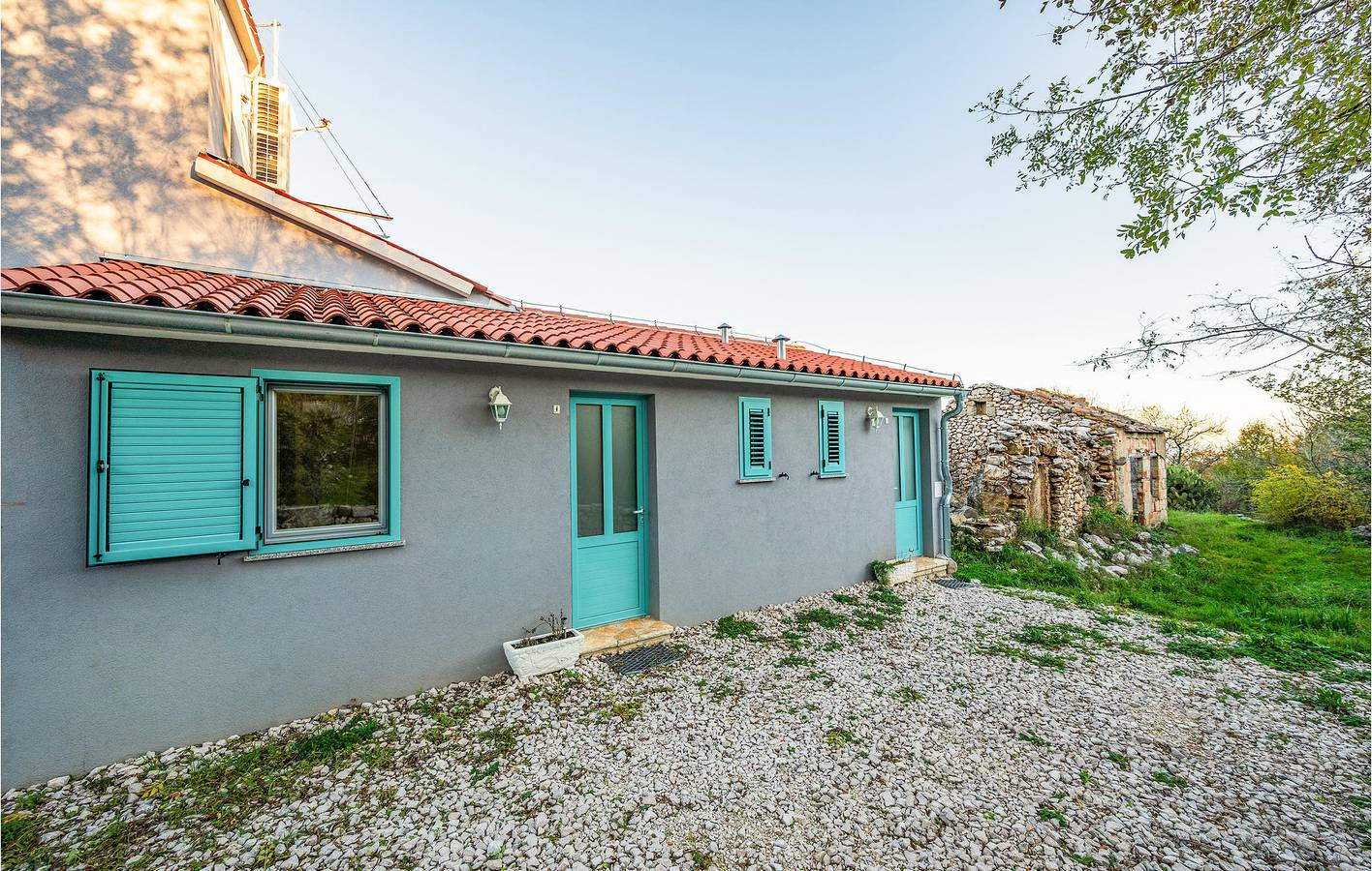 Appartement de vacances entier, Appartement confortable avec vue sur la mer, Wi-Fi, climatisation et terrasse - À 2 km de la plage in Labin, Côte Est de l'Istrie