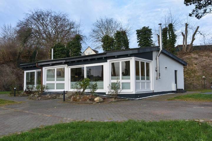 Ferienhaus Wiesenblick - mit großen Garten und zwei Wohneinheiten in Drei Kaiserbäder, Heringsdorf