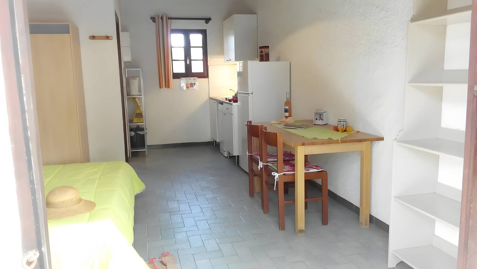 Monolocale intero, Monolocale 'Rico Plage 2 Persone' con Terrazza Privata, Wi-Fi e Aria Condizionata in Talasani, Corte e dintorni