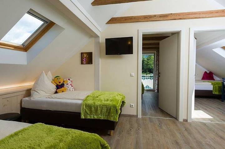 Ferienwohnung für 5 Personen, mit Garten und Sauna sowie Pool und Balkon, mit Haustier in Seeboden - 4