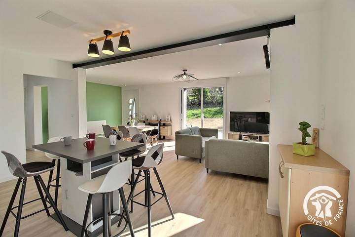 Gîte pour 6 personnes, avec Terrasse ainsi que Jardin et Vue à Plédran
