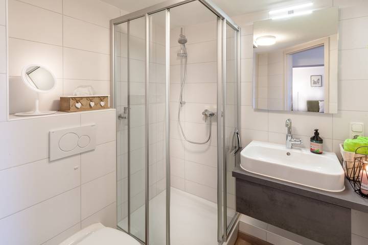 Ganze Wohnung, Ferienwohnung 'Rhön' mit Balkon, Gemeinschaftsgarten und Wi-Fi in Wächtersbach, Main-Kinzig-Kreis
