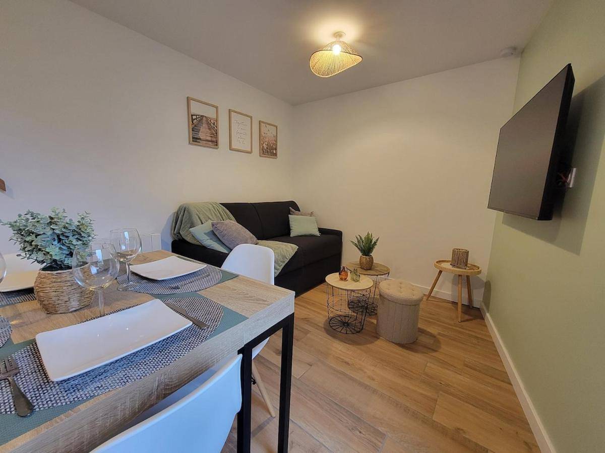 Two-Bedroom House in Guichen, Région de Redon