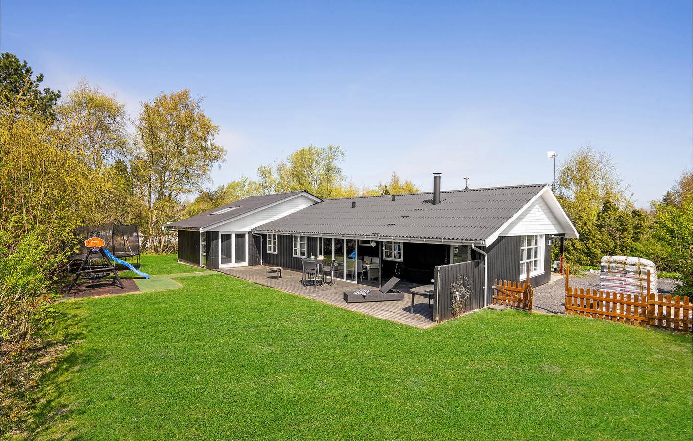 Ferienhaus für 8 Personen mit Terrasse in Bredfjed, Rødby