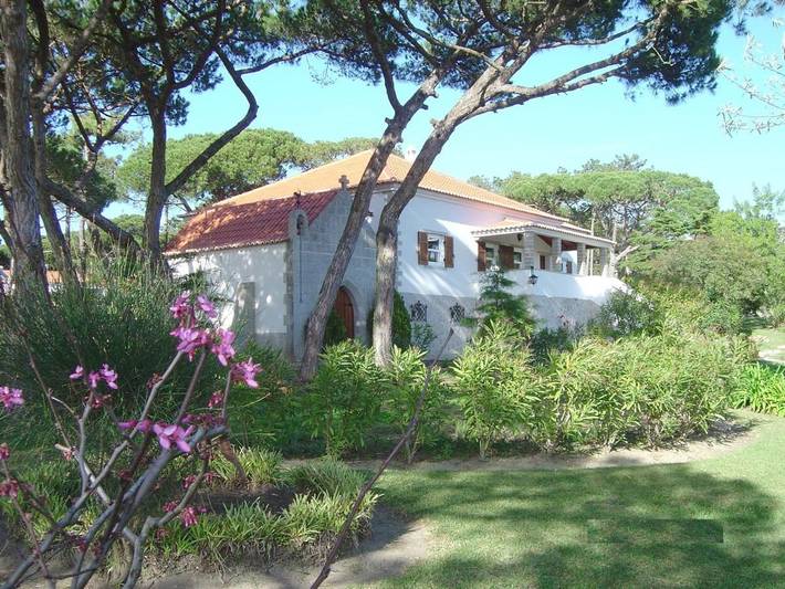 Casa de férias para 3 pessoas, com Terraço e Jardim e ainda Piscina and Vista em Magoito