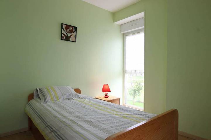 Gîte pour 6 personnes, avec jardin à Champcervon - 4