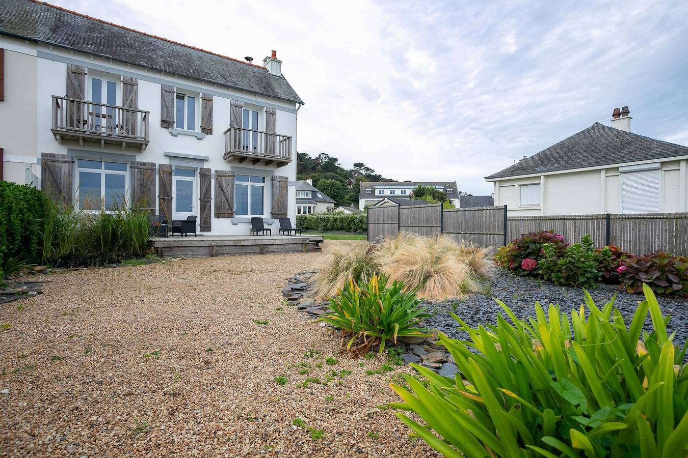Maison de vacances 'Maison Face Mer Accès Direct Plage' avec vue sur la mer, terrasse et Wi-Fi in Plougasnou, Ceinture Dorée