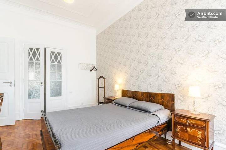 Apartamento entero, Grande, brillante, hermoso | 4 habitaciones<br><br>Ideal para familias, amigos y profesionales. in Avenidas Novas, Costa de Lisboa