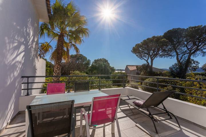 Location de vacances pour 6 personnes, avec jardin, animaux acceptés à Sainte-Maxime