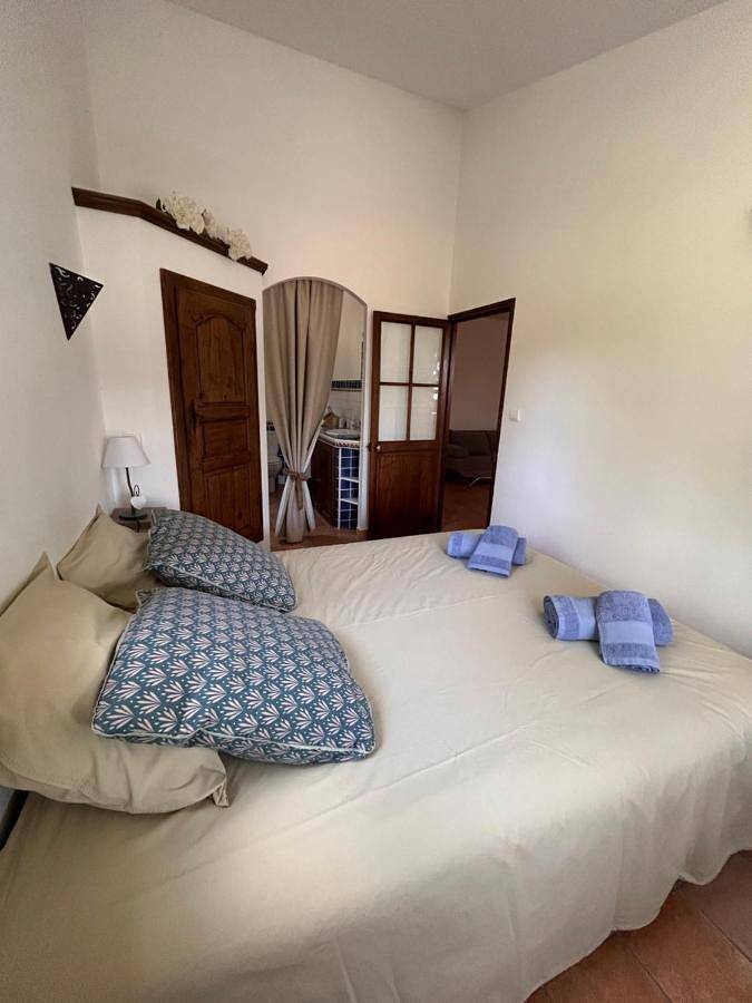 Gîte pour 4 personnes, avec jardin ainsi que vue et piscine à Villeneuve - 3