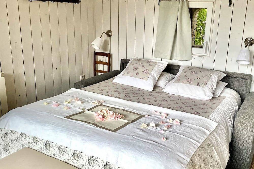 Appartement entier, Studio avec piscine privée pour vous le soir !  La Campagne à la ville 2 pers in Cholet, Région de Cholet