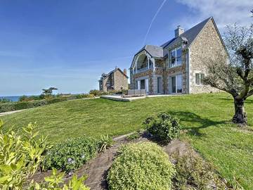 Gîte pour 8 personnes, avec balcon à Carolles