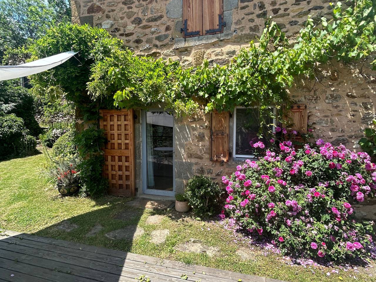 Retraite pour Couple dans Maison de Vigne avec Terrasse in Tailhac, Haute-Loire