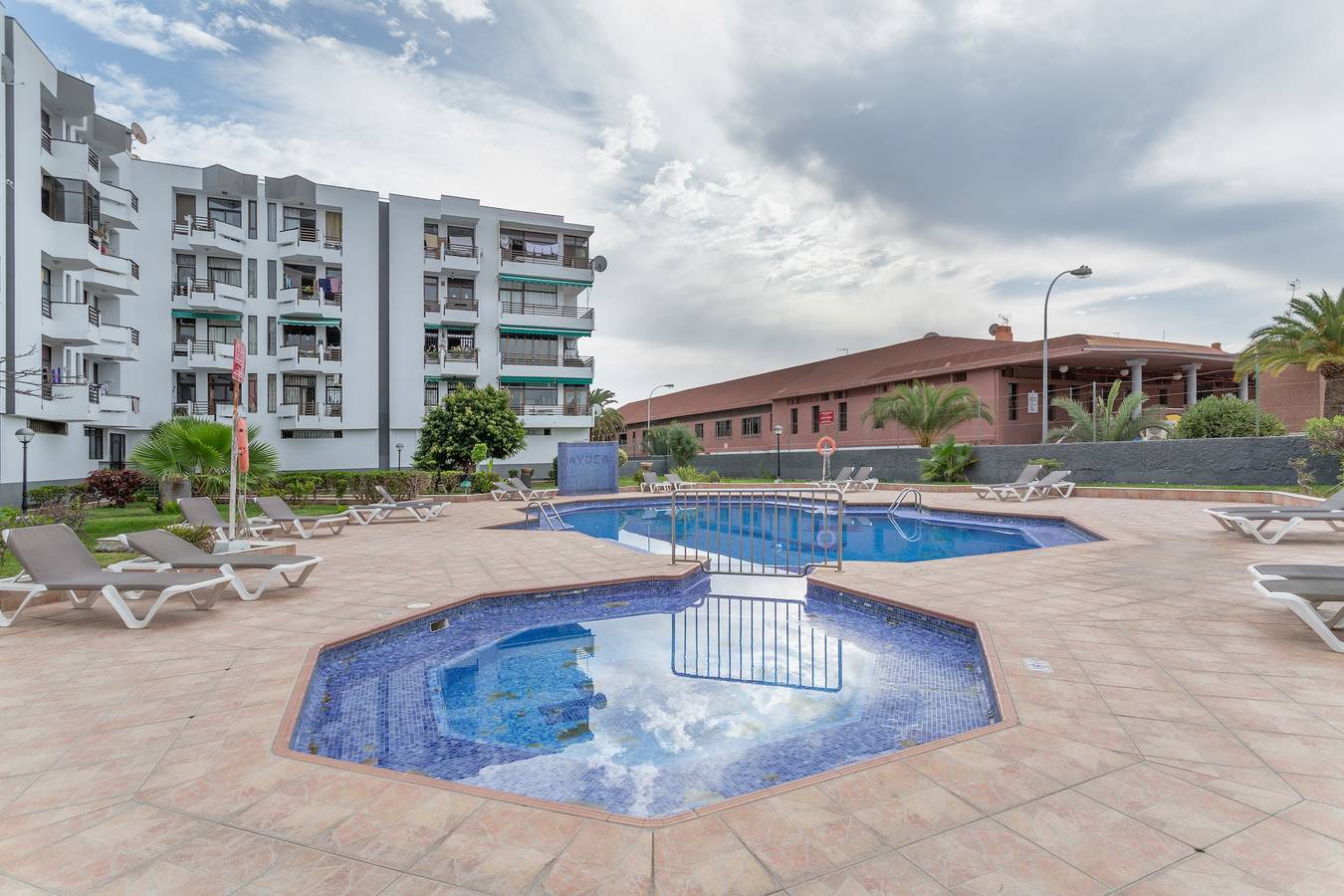 Entire apartment, Vacation Apartment 'Kellys' Bayuca' with Shared Pool, Wi-Fi and Air Conditioning in Maspalomas, San Bartolomé de Tirajana