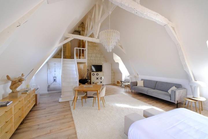 Gîte pour 4 personnes, avec jardin ainsi que piscine et vue à Vivy - 3