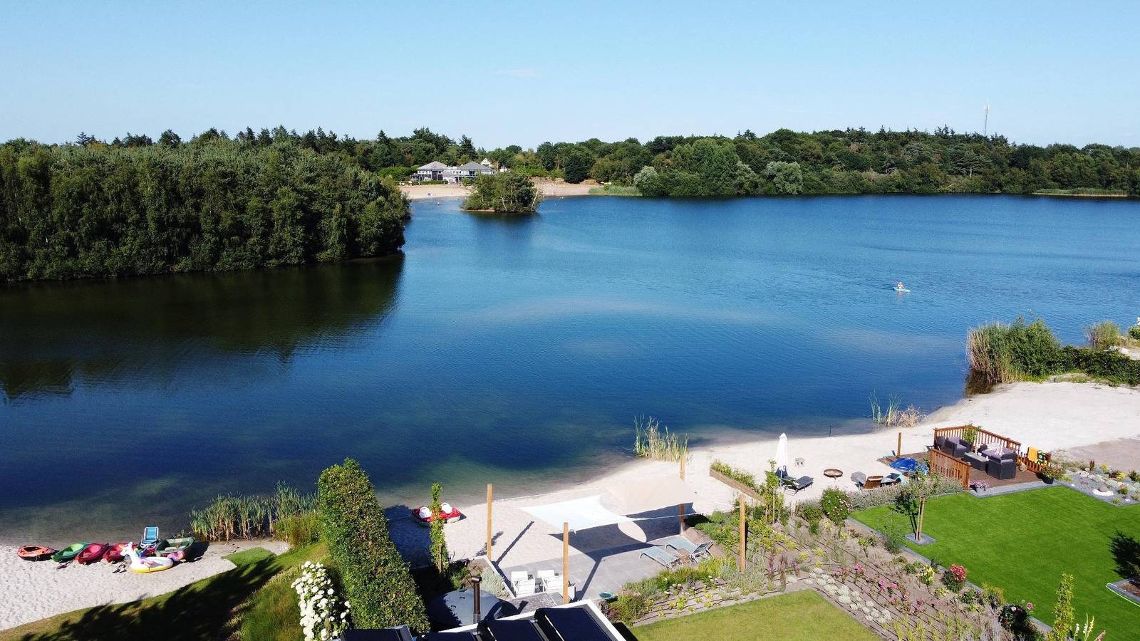 Droomvilla Vakantiehuizen — Watervilla Plas van Francke in Twente