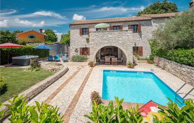 Ferienhaus für 8 Personen, mit Whirlpool und Garten sowie Terrasse, mit Haustier in Porec und Umgebung