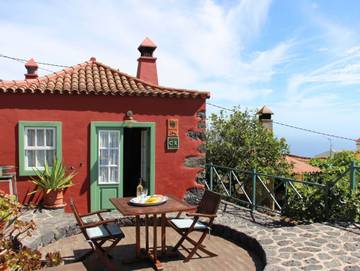 Ferienhaus für 3 Personen, mit Terrasse und Garten sowie Pool in Fuencaliente de la Palma