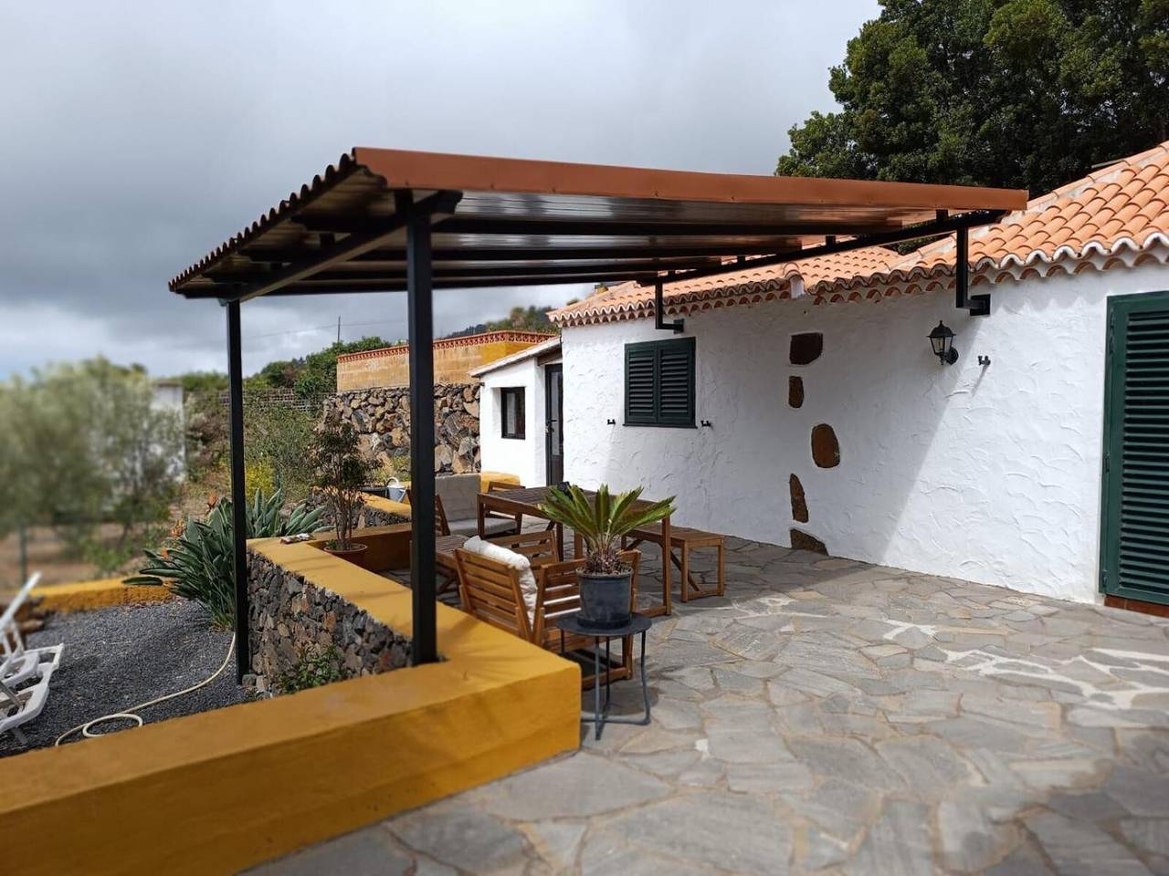 Apartamento entero, Apartamento 'Tocando El Cielo' con vistas a la montaña, terraza privada y Wi-Fi in El Paso, La Palma Sur