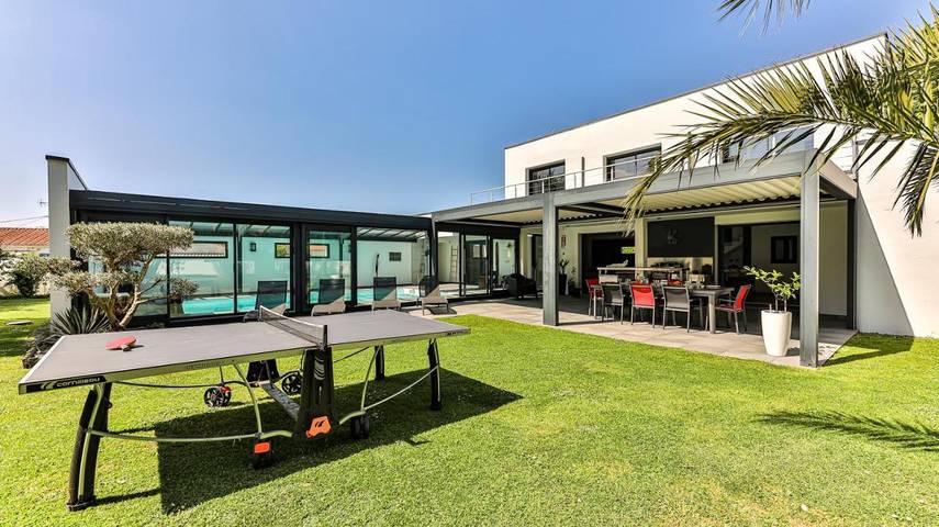 Villa pour 8 personnes, avec jardin et piscine - 1