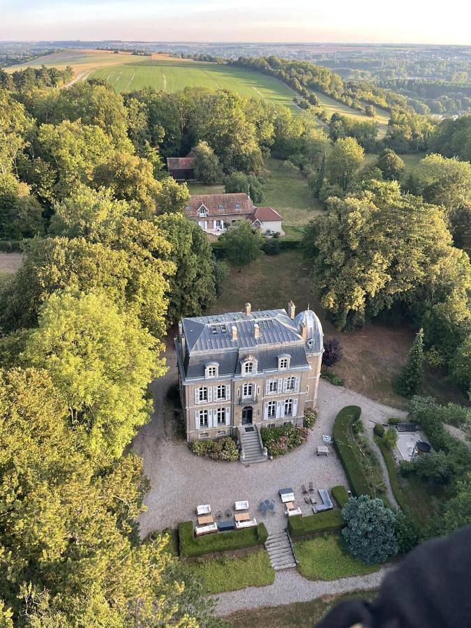 Gîte pour 2 personnes, avec Terrasse et Jacuzzi ainsi que Jardin et Sauna à Mareuil-Caubert