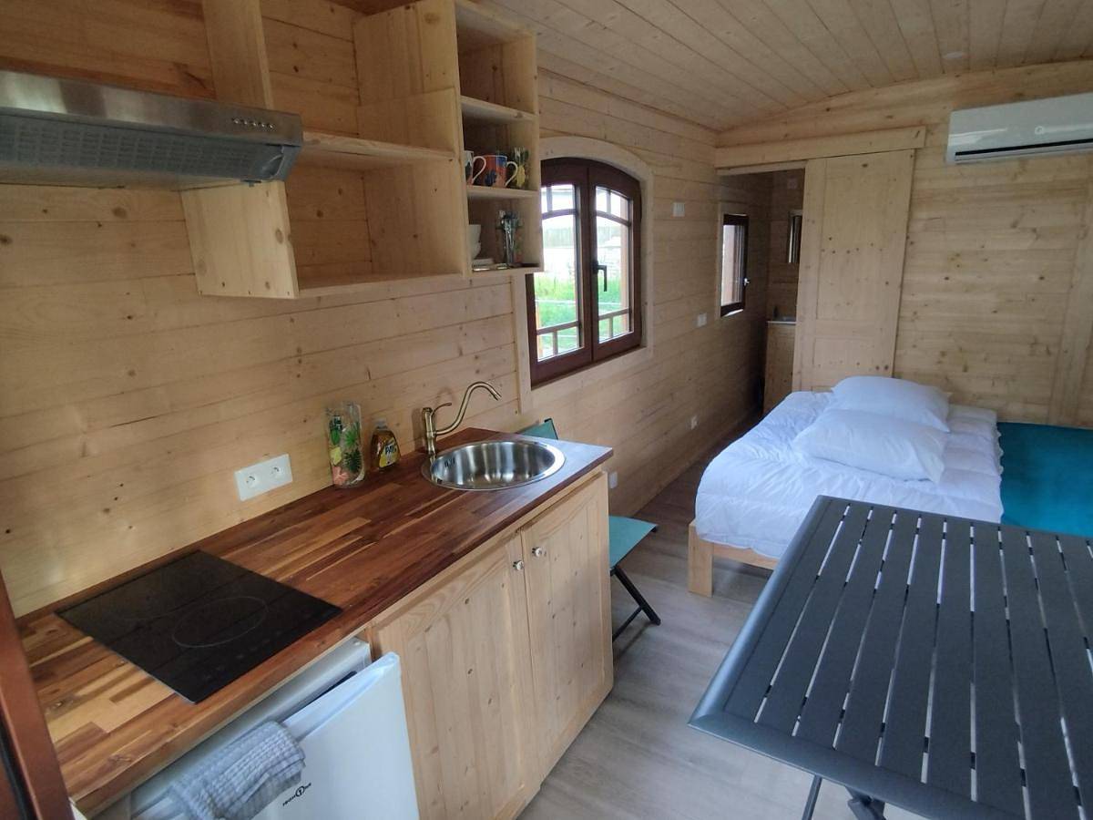 Roulotte tout confort à la ferme 2 in Machecoul-Saint-Même, Région de Nantes