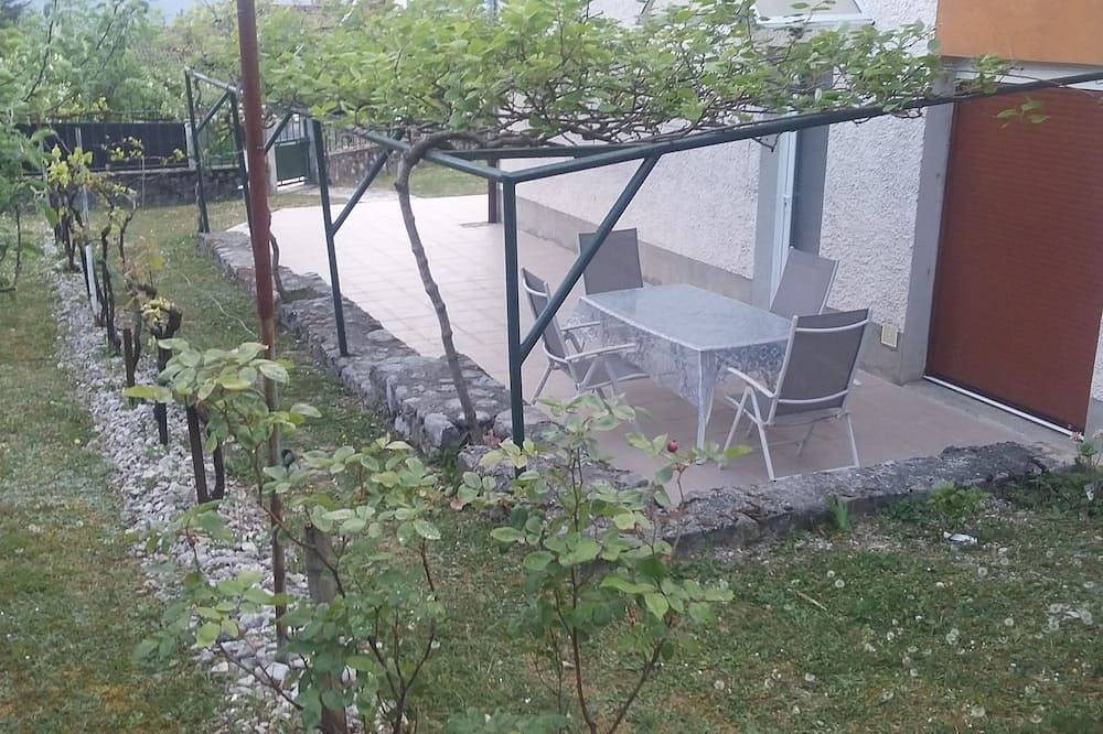 Apartamento entero, Apartment type f2 47 m, with shaded terrace, parking in Saint-Ismier, Isère