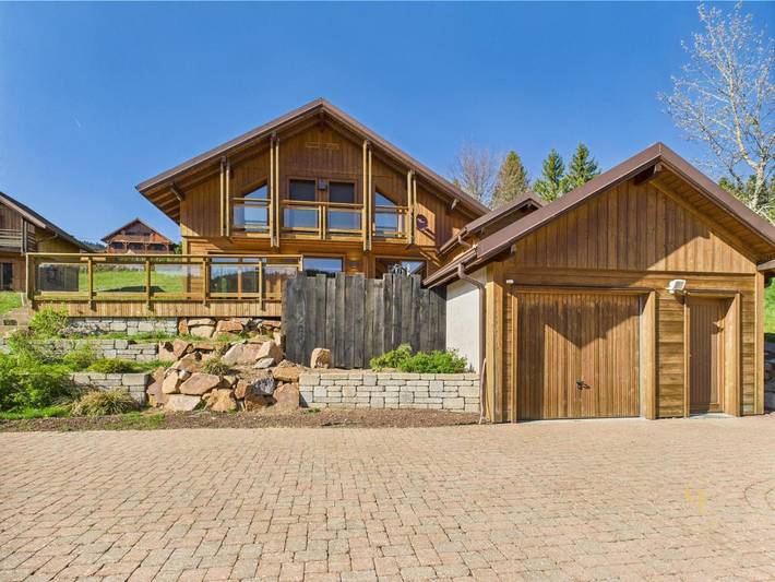 Chalet voor 12 personen, with balkon and whirlpool as well as tuin in de Vogezen