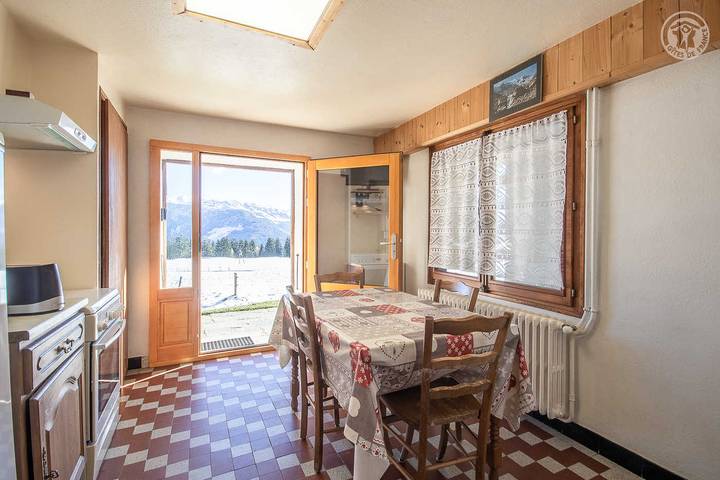 Chalet pour 4 personnes, avec terrasse, animaux acceptés dans Massif du Mont-Blanc - 3