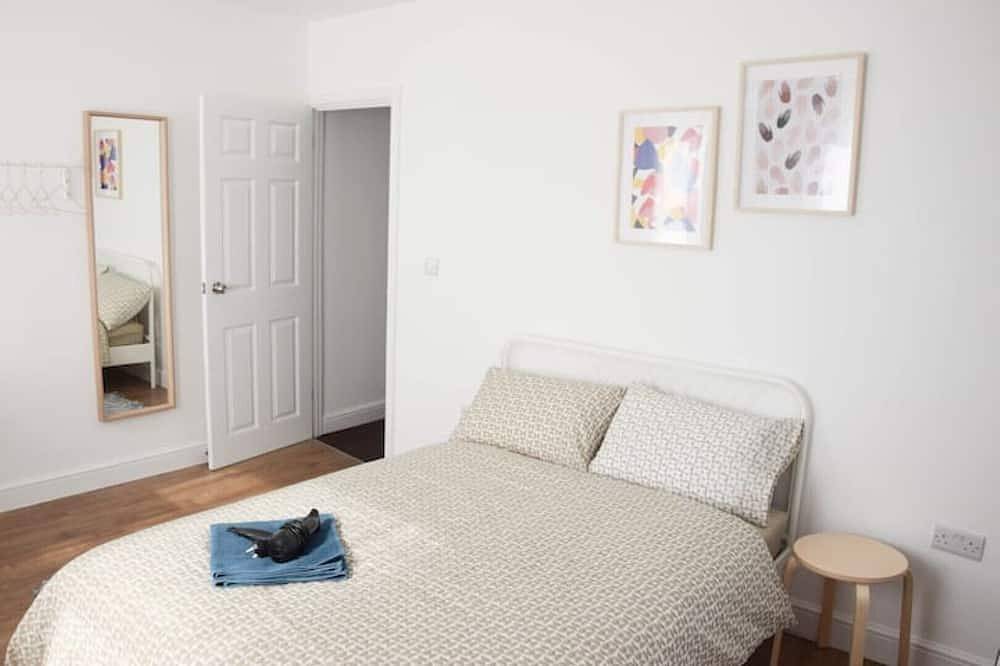 Entire apartment, Airy And Bright Master Bedroom Near Mercure Hotel in Leicester, Heart of England