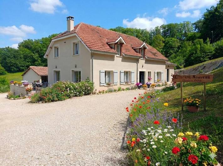 Location de vacances pour 2 personnes, avec vue et jardin à Carennac