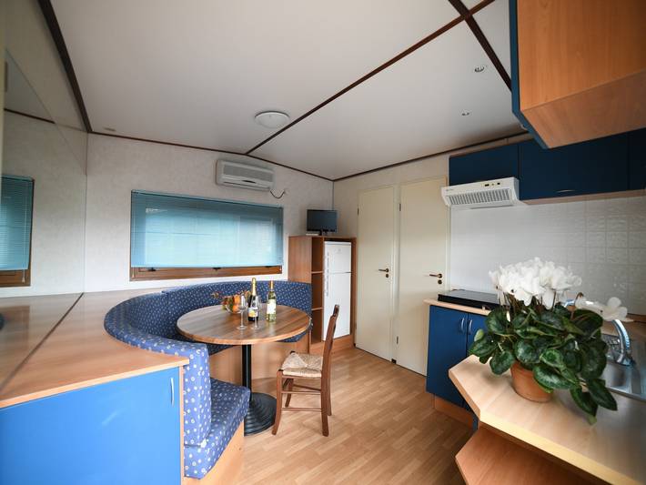Camping pour 2 personnes, avec terrasse ainsi que sauna et piscine, animaux acceptés dans Ligurie