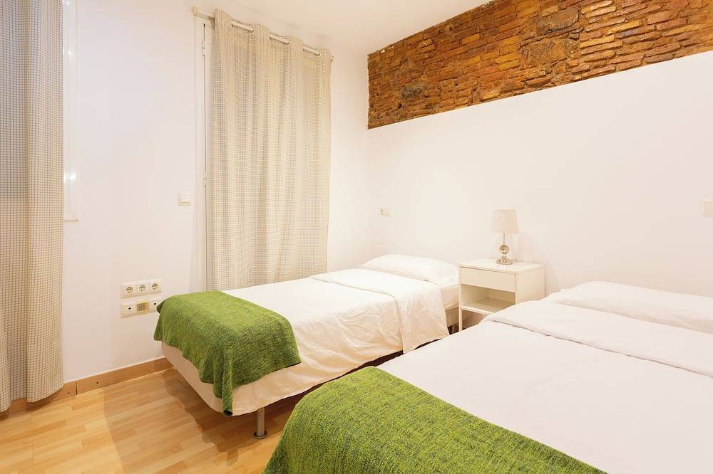 Apartment near Ramblas for families or friends in Barcelona Zentrum, Barcelona