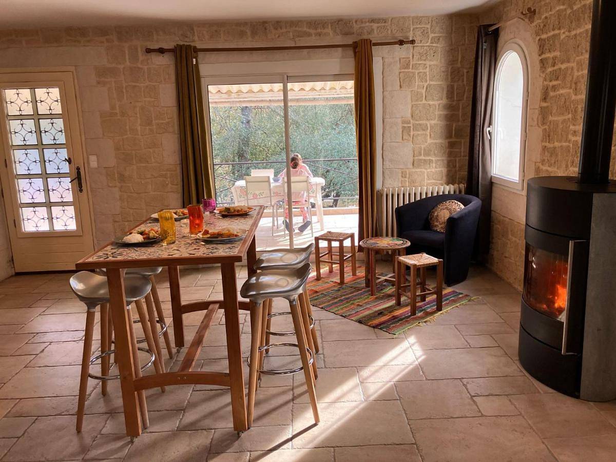 Appartement entier, Gîte avec jacuzzi, et accès privé à la rivière in Ladern-sur-Lauquet, Région de Limoux