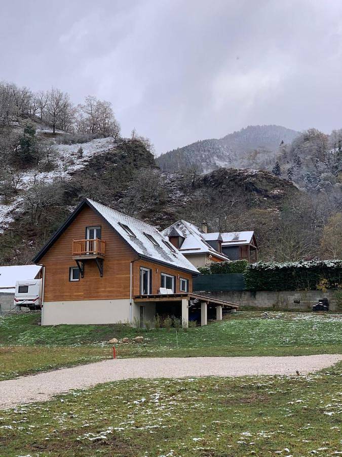 Gîte pour 4 personnes, avec Balcon ainsi que Terrasse et Vue à Juzet-de-Luchon