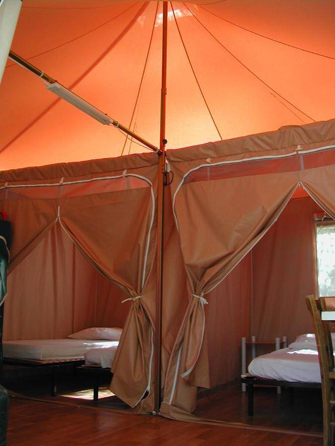 Camping für 4 Personen, mit Terrasse und Garten sowie Pool in Calvi - 2