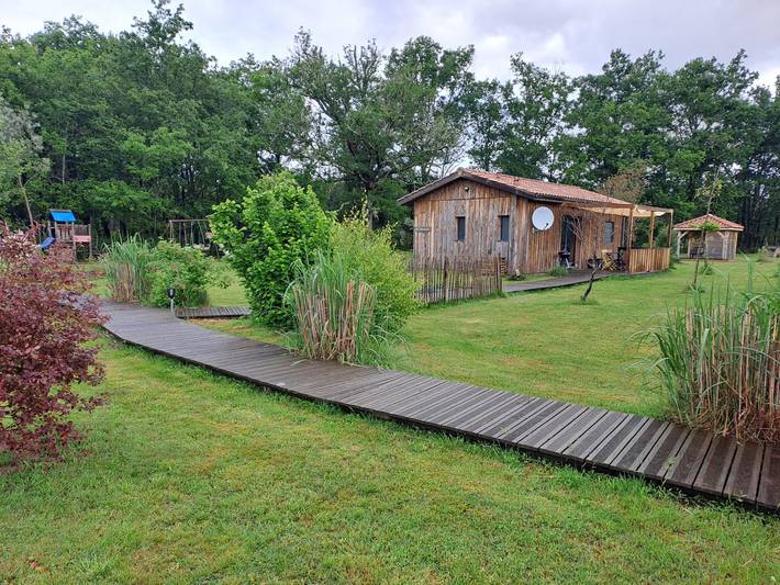 Gîte pour 4 personnes, avec piscine ainsi que jardin et terrasse à Salles - 4