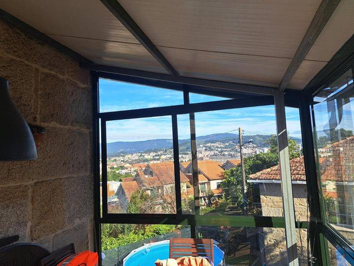 Casa para 6 personas, con Balcón y Terraza además de Jardín y Piscina en Pontevedra