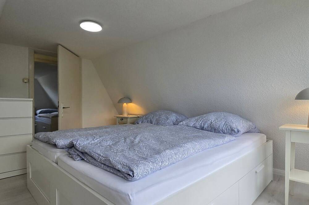 Finnenhütte \"Mh77\" - Renovierte Finnenhütte direkt an der Düne, ca. 80 m bis zur in Markgrafenheide, Rostock