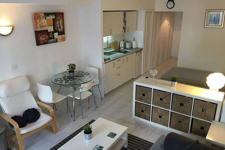 Apartamento de vacaciones para 2 personas, con terraza además de jardín y piscina - 1