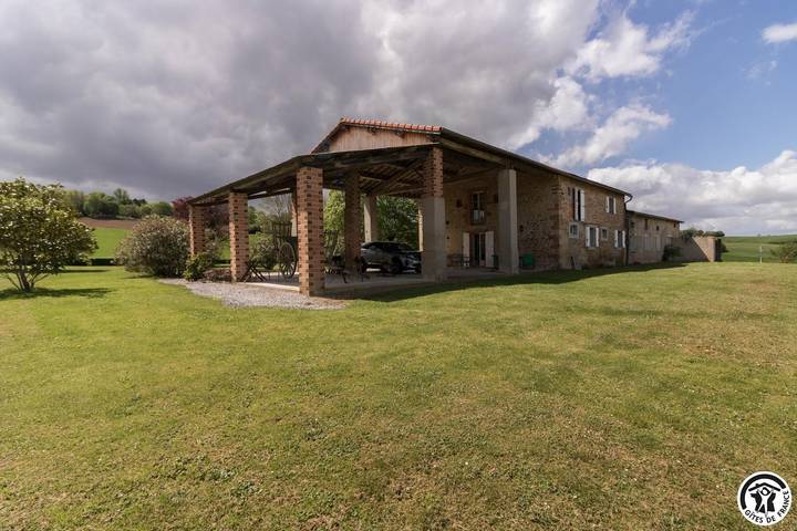 Gîte pour 6 personnes, avec Terrasse et Jardin à Aguts