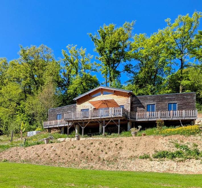 Location de vacances pour 6 personnes, avec jardin et vue à Vayrac