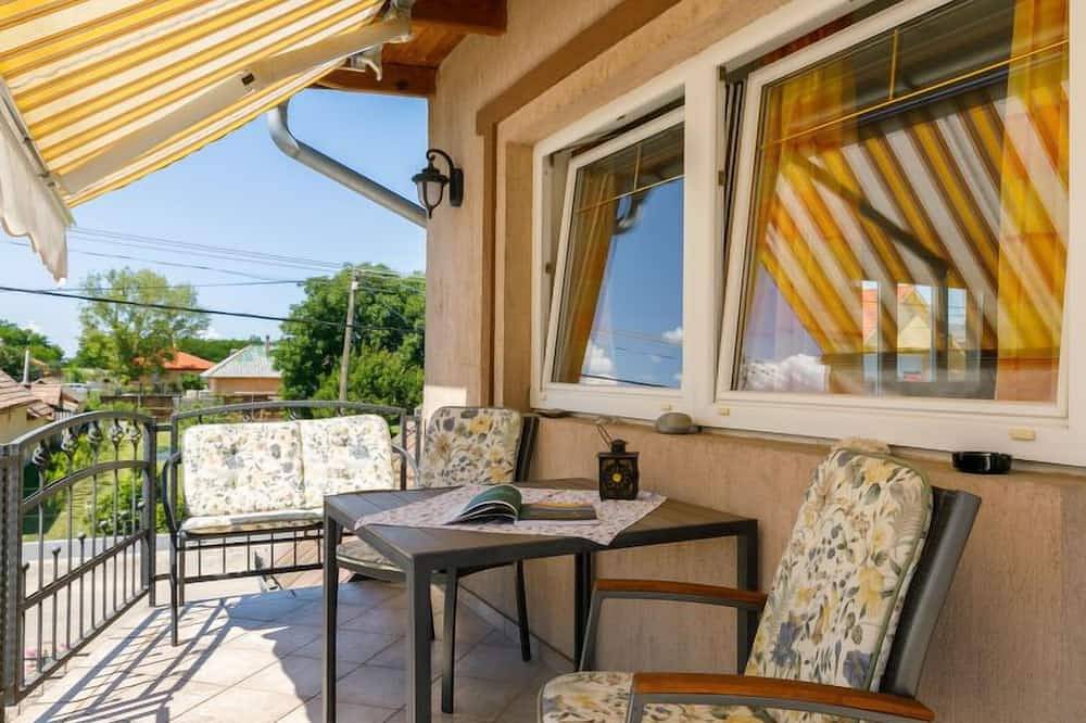 Ganze Wohnung, Bocskai by Interhome in Balatonszemes, Plattensee Südufer
