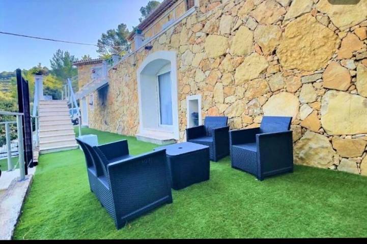 Gîte pour 4 personnes, avec jacuzzi et piscine à Le Cannet-des-Maures - 2