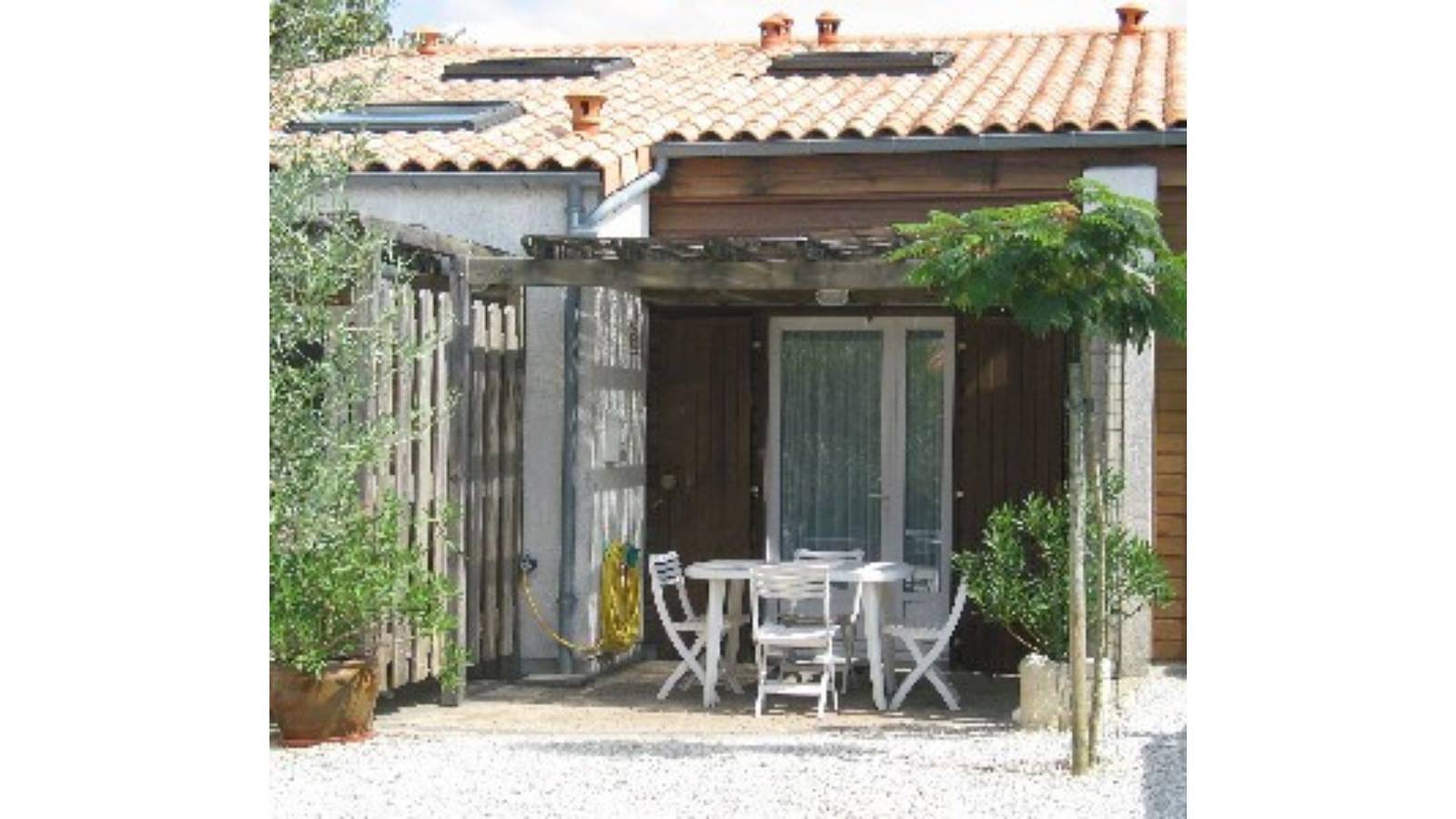 Maple Cottage, 5 Minutes from La Rochelle in Périgny, La Rochelle region